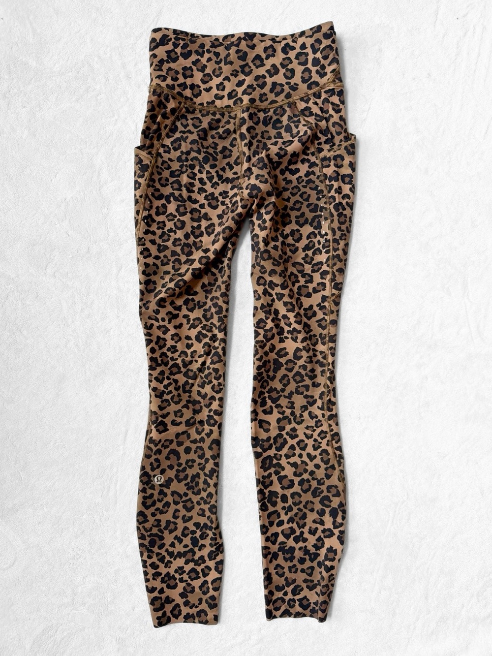 NWT Lululemon Align V-Neck Bra + Fast & Free 25” Leopard Set – Sequoia – Size 4 - Picture 8 of 13